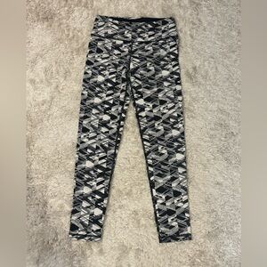 Victorias Secret Sport Black and White Leggings Tummy Control